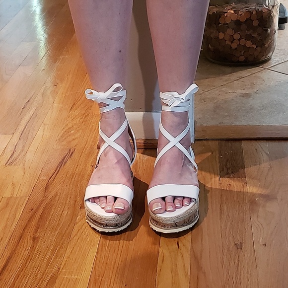 NWT White Cork Wedge Platform Sandal w/Ankle Wrap - Picture 3 of 4